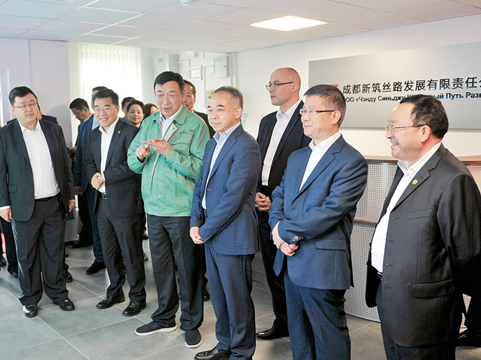  2018.8.29四川省委常委、成都市委書(shū)記范銳平視察新筑股份“中白工業(yè)園”項(xiàng)目投產(chǎn)運(yùn)營(yíng)儀式